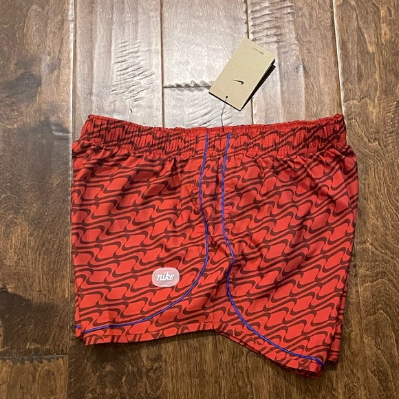 Nike Women's Dri-FIT Tempo Icon Clash Tempo Running Shorts, NWT - Picture 6 of 6